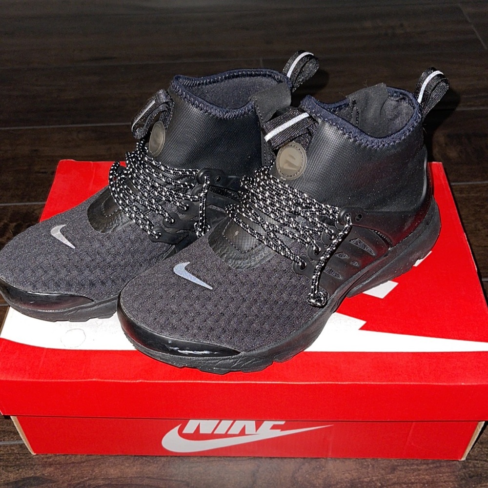 Nike air presto mid black